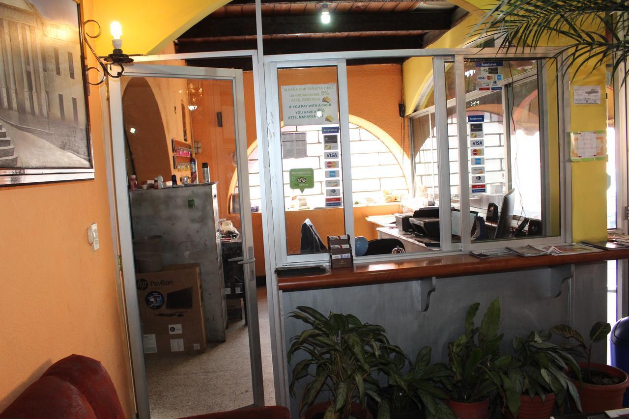 Hotel Casa Del Viajero Quetzaltenango Exteriör bild