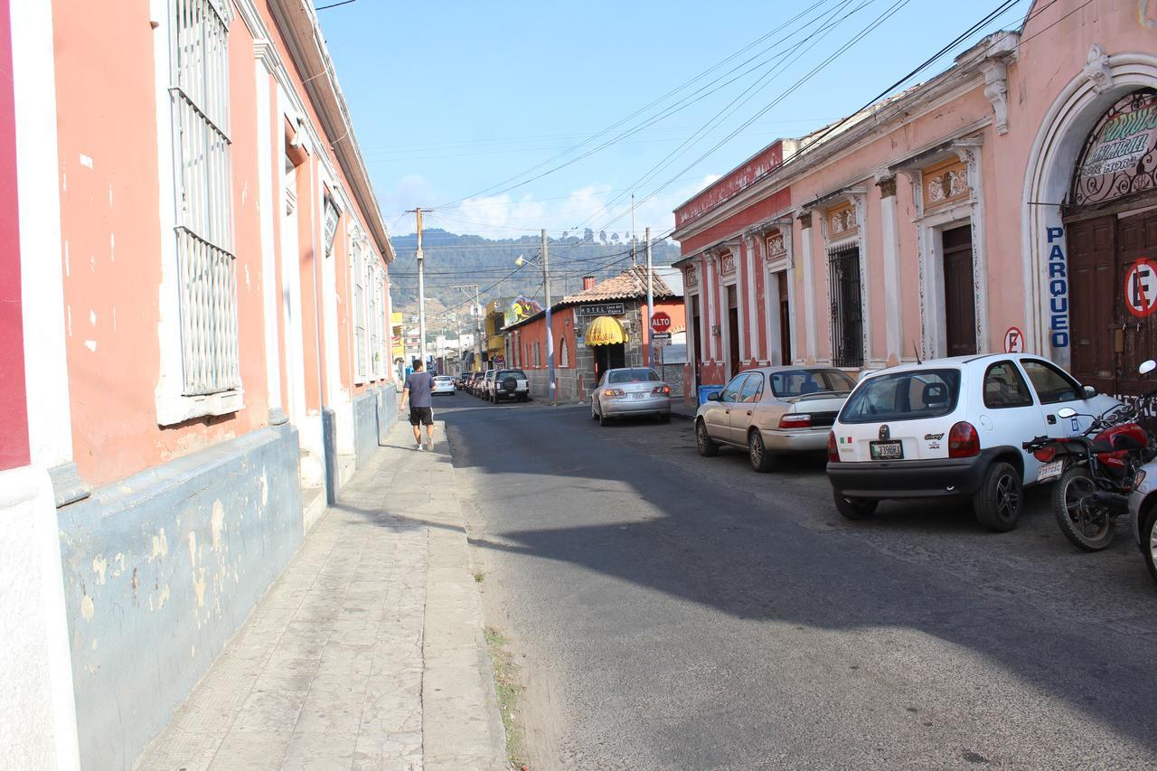 Hotel Casa Del Viajero Quetzaltenango Exteriör bild