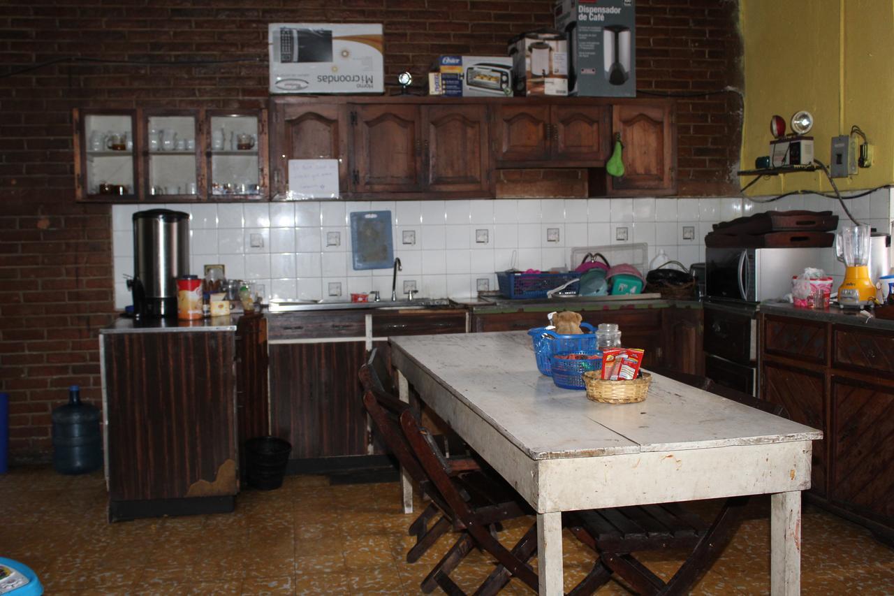 Hotel Casa Del Viajero Quetzaltenango Exteriör bild