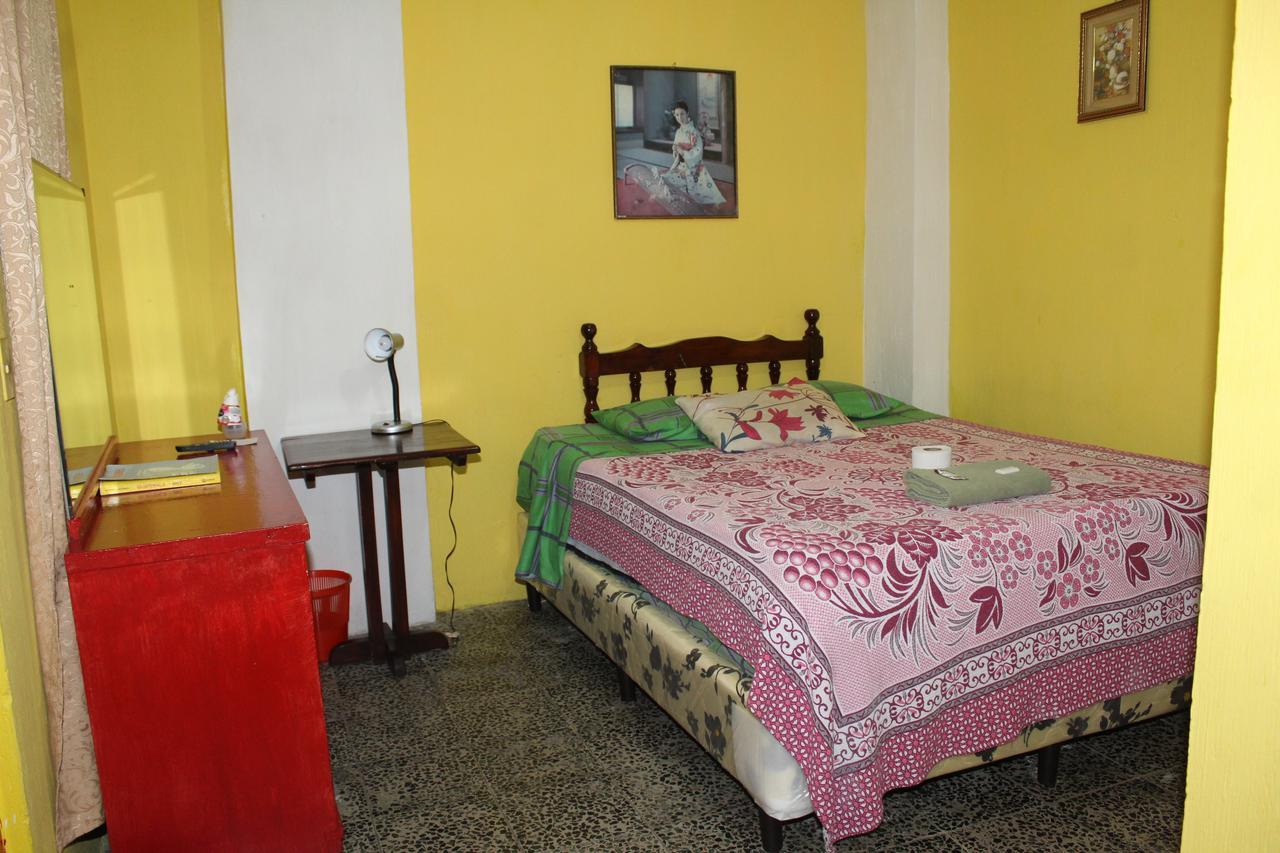 Hotel Casa Del Viajero Quetzaltenango Exteriör bild