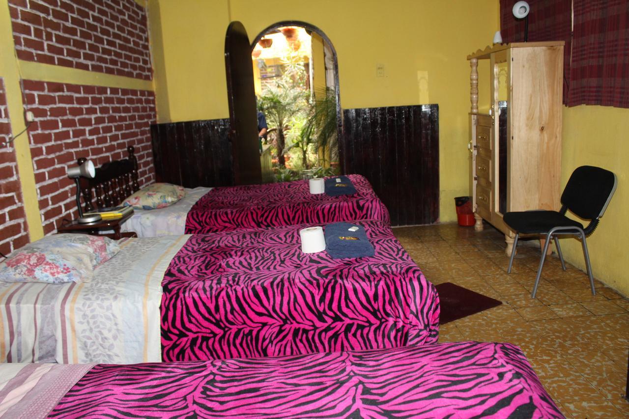 Hotel Casa Del Viajero Quetzaltenango Exteriör bild