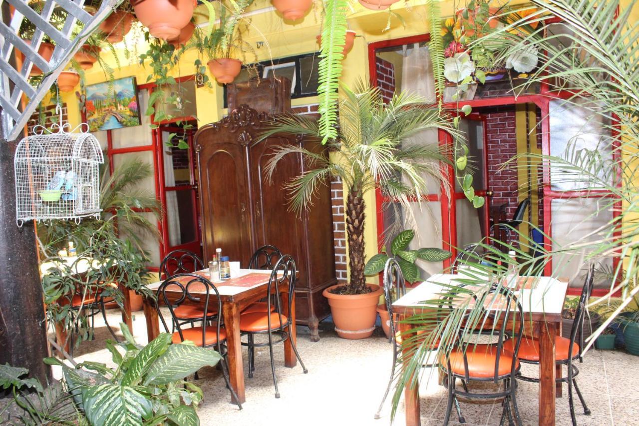 Hotel Casa Del Viajero Quetzaltenango Exteriör bild